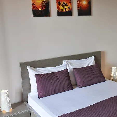 Antos Deluxe * 康斯坦察