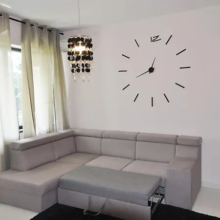 Antos Deluxe Apartment