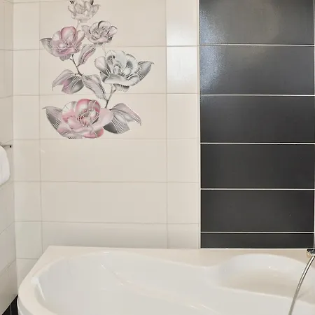 Antos Deluxe Apartament *